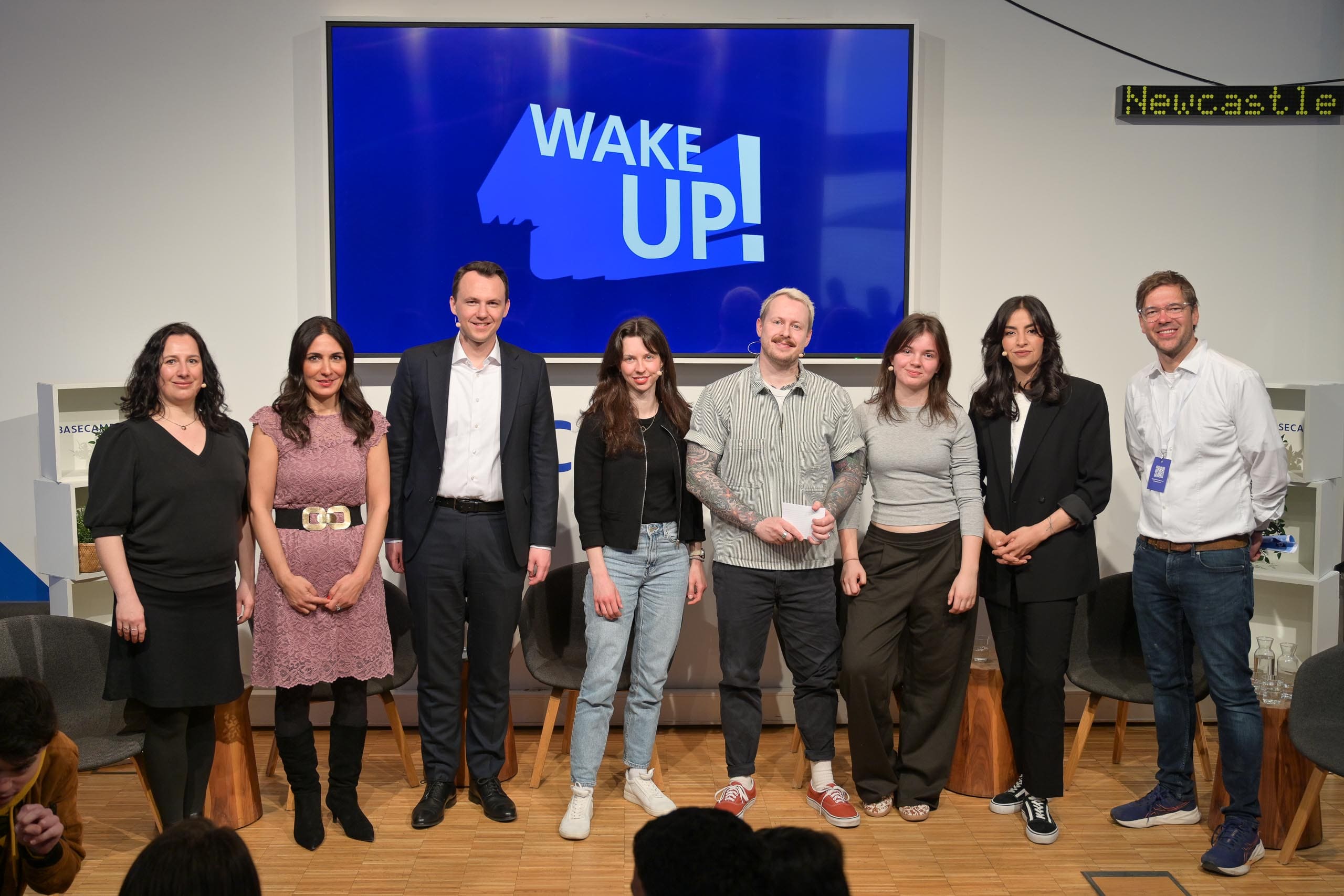 Gruppenbild mit Gästen